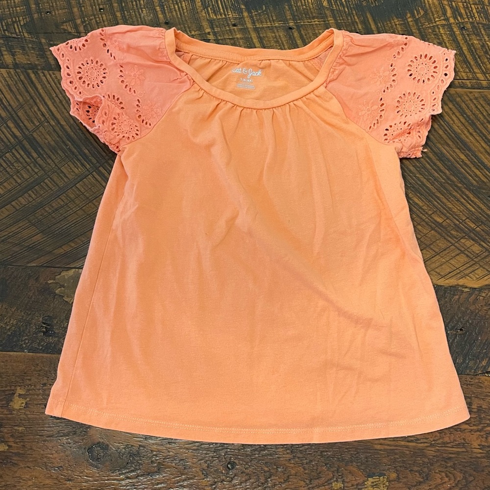 Cat & Jack eyelet sleeve shirt - little girl size 6/6X
